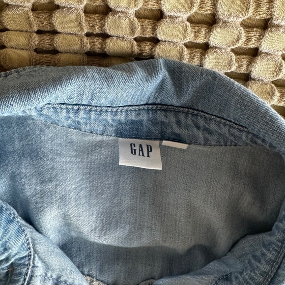 GAP Women's Western Denim Button Down Size Medium - Picture 5 of 5